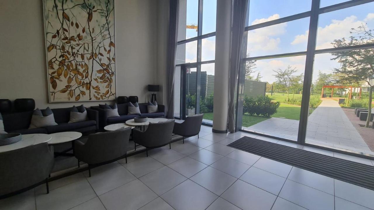 519 Menlyn Maine Trilogy Appartement Pretoria-Noord Buitenkant foto